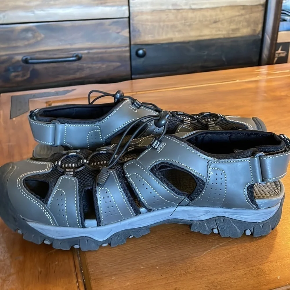 Eddie Bauer Sandals Size 13